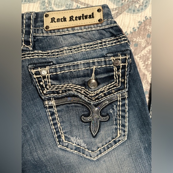 Rock Revival Kai Bootcut size 29 with sequin and rhinestone pockets and sides - Picture 3 of 5